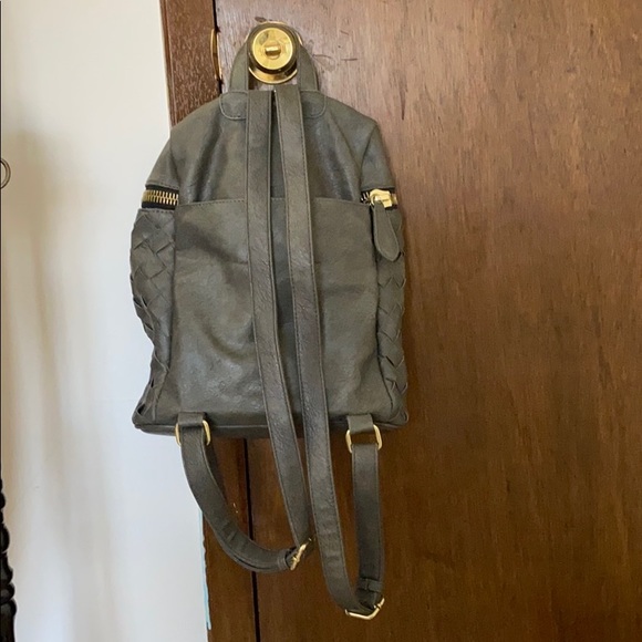 Backpack - Picture 2 of 6